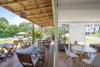 Live Hotel Boutique (Adults Only)