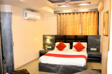 Hotel Vrundavan Отели рядом с достопримечательностью «GH 7 & Press Circle»