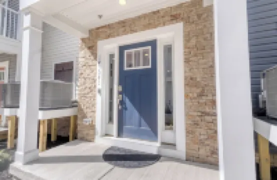 New Luxe Home Steps to Ocean, Baby-Friendly, Pool, Garage, 2600 sq.ft -Sleeps 10