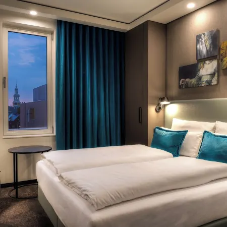Motel One Amsterdam-Waterlooplein Отели рядом с достопримечательностью «Алмазная фабрика Gassan Diamonds»