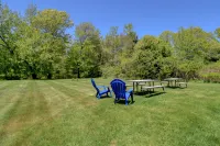 Carriage House Motel Cottages & Suites