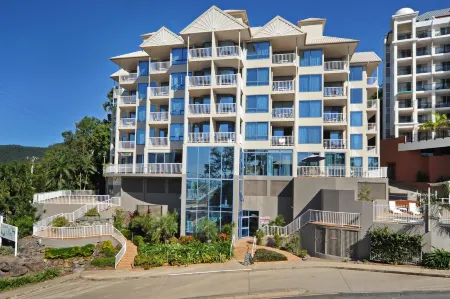 at Whitsunday Vista Holiday Apartments Отели в г. Фламетри