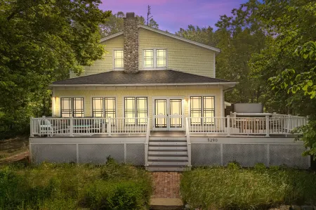 Coastal Living w/ Hot Tub, Firepit & Lakeside Deck