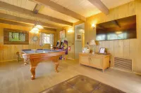 Lake Arrowhead Family Home w/ Game Room - موقف سيارات