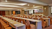 Manado Quality Hotel Hotels in Sario