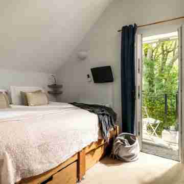 Cornerstone Lower Mill Estate Cotswolds Spa pools lakes water sports nature a/c Rooms