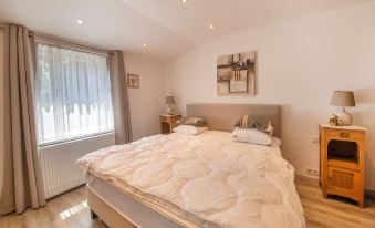 Stylish Stay Near Forest