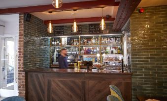 Three Cranes Serviced Apartments