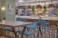 Travelodge Gatwick Airport Central - bar