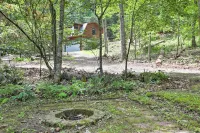 Fire Pit & Forest Views: Secluded Murphy Cabin! - Wifi