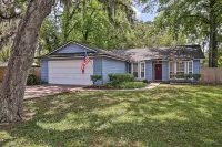 Pet-Friendly Amelia Island Home about 1 Mi to Beach! - spa