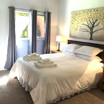 LAKESHORE VILLAS BEACH COWBOY VILLA