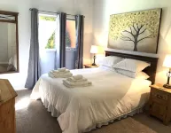 LAKESHORE VILLAS BEACH COWBOY VILLA