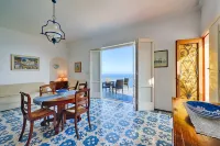 Beautiful Villa with magnificent terrace overlooking the sea