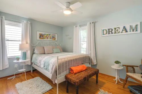 < 1 Mi to Colonial Beach: Coastal Gem w/ 2 Porches - 3-Star
