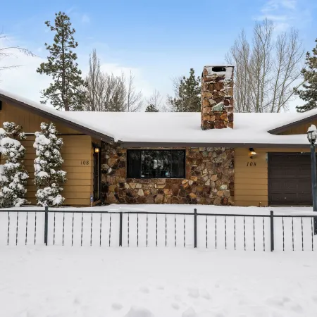 Wanderlust Lodge