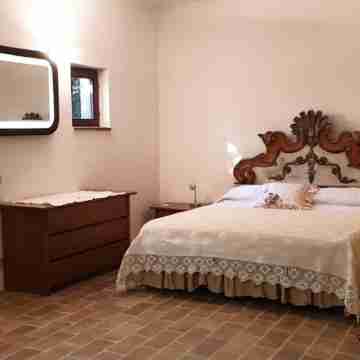 In Chianti along the Francigena - La Voliera Country House Rooms