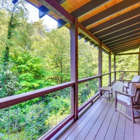Tranquil Highlands Cottage w/ Fire Pit & Stream!