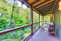 Tranquil Highlands Cottage w/ Fire Pit & Stream! - Homestays