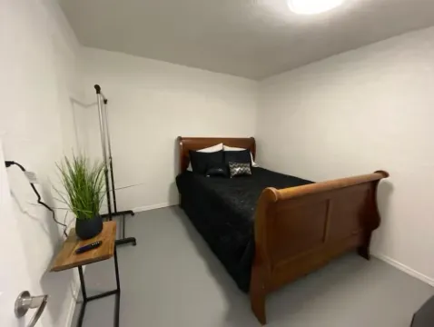 3-bedroom house in Playas de Rosarito with AC, WiFi 3 min walk to Papas&Beer