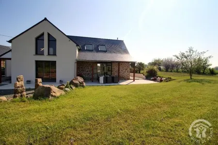 Chez Francis Отели в г. Плюдюно