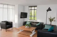 House on the waterfront and 5min walk from the IJsselmeer 메뎀브릭 호텔