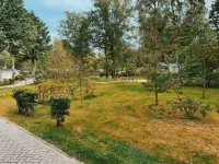 Great little house next to the forest and still close to Arnhem. High ratings!