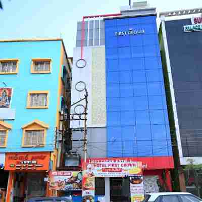 Hotel First Crown Hotel Exterior