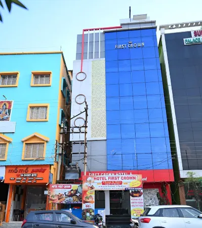 Hotel First Crown