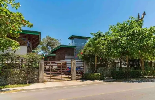 2 bed/2 bath condo- walk to Playa Bejuco- 10am check-in Hotel di Esterillos Oeste