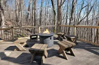 Game Room, Hot Tub, Pet-Friendly, Fire-pit, Views on 3-Acres in Seven Devils