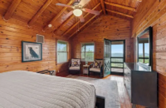 Cozy Cabin - Hot tub, Views, Wimberley Area