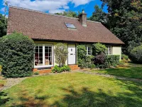 Picturesque 4 Bed Cottage Lingfield, Surrey 링필드 호텔
