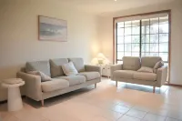 Sea Esta - family home in Beachport, S.A. Hotels in Millicent