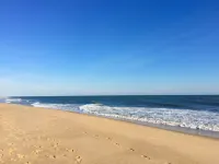 Spectacular new ,oceanfront beach house with private beach access & heated pool Hotels in Amagansett