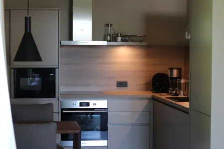 Unique thatched-roof house for 2 to 18 people just 10 minutes from Fleesensee