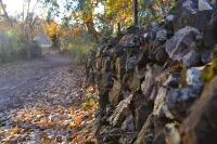 CONFORTABLE Y ACOGEDORA CASITA DE PIEDRA ! En un entorno especial ! Hotels in Aracena