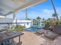 ★Remodeled tropical delight townhome★private plunge pool close to fun activities Hotels in Duck Key