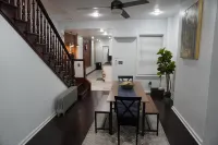 Charming 3-bedroom townhome with AC, Fiber optics WIFI, & Dedicated Work Space.