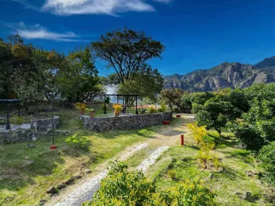 Apartment with View of the Tepoztlán Mountains Các khách sạn ở 