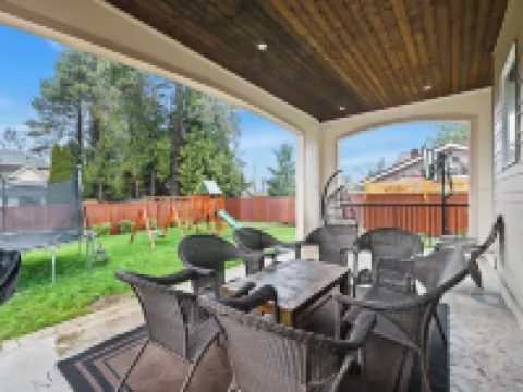 Spacious 5BR Retreat New Seattle Hotels in Burien