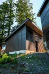 Modern Mountain Mini House- studio house w/ sleeping loft Packwood with WIFI, AC