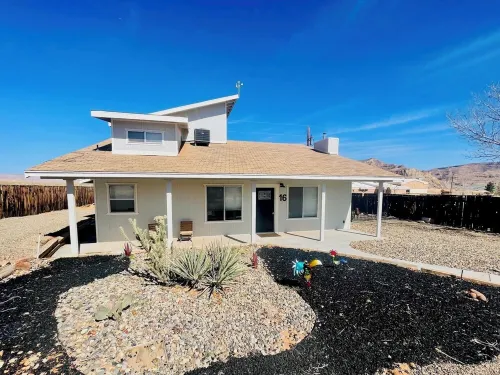 Lake Powell Charming 2-bedroom house withAmazing Views Hotels in Big Water