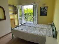 Spacious 4-bedroom apartment with WiFi, AC in Seravezza Hotels in Seravezza