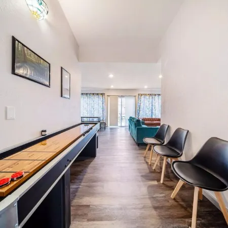 5BedR, Sleeps 16, Big Yard, Game Room, Pet OK, CVNP