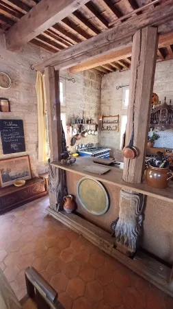 House, gîte, apartment, private mansion with character historic center Pézenas