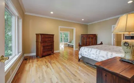 Very private 4 bd lake house with man-cave, guest house, hot tub, gym, grill