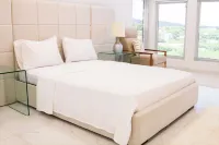 Charming 2-bedroom villa with AC, WiFi in tranquil Osbourn-Fitches Creek Hotels in Osbourn