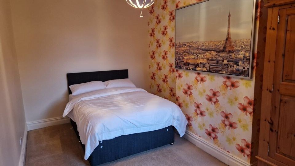 Decent rooms in Wakefield