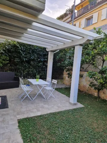 Relax in this quiet space centrally located in Massa.
